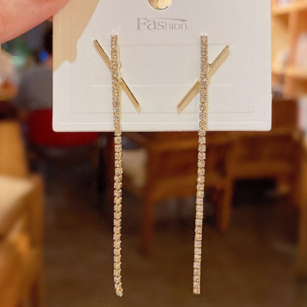 Women's fashion earrings